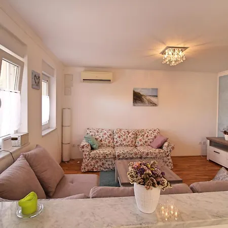 Apartment Petar Pula